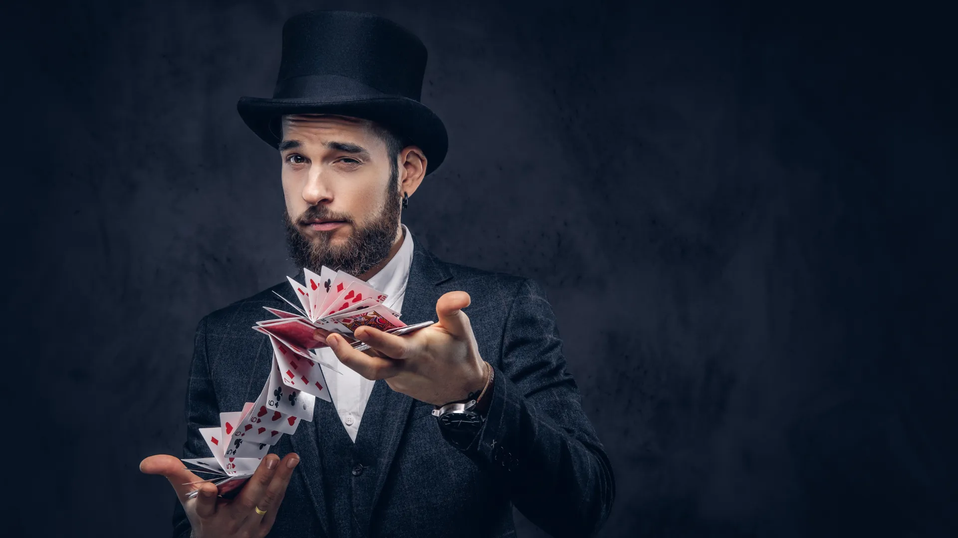 Perfect match for illusionist